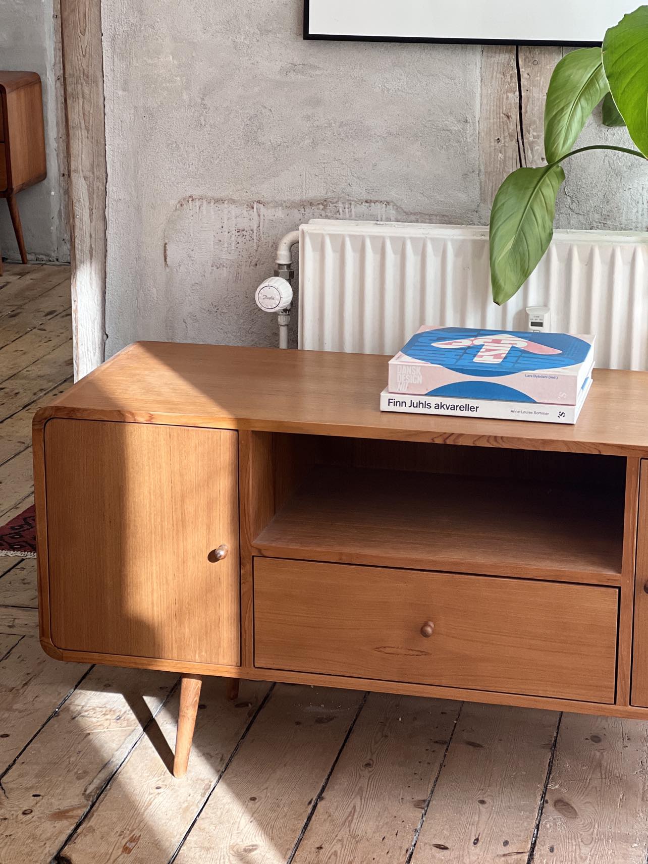 Skænk - Teakfinér - By Sol - C014 - novamøbler