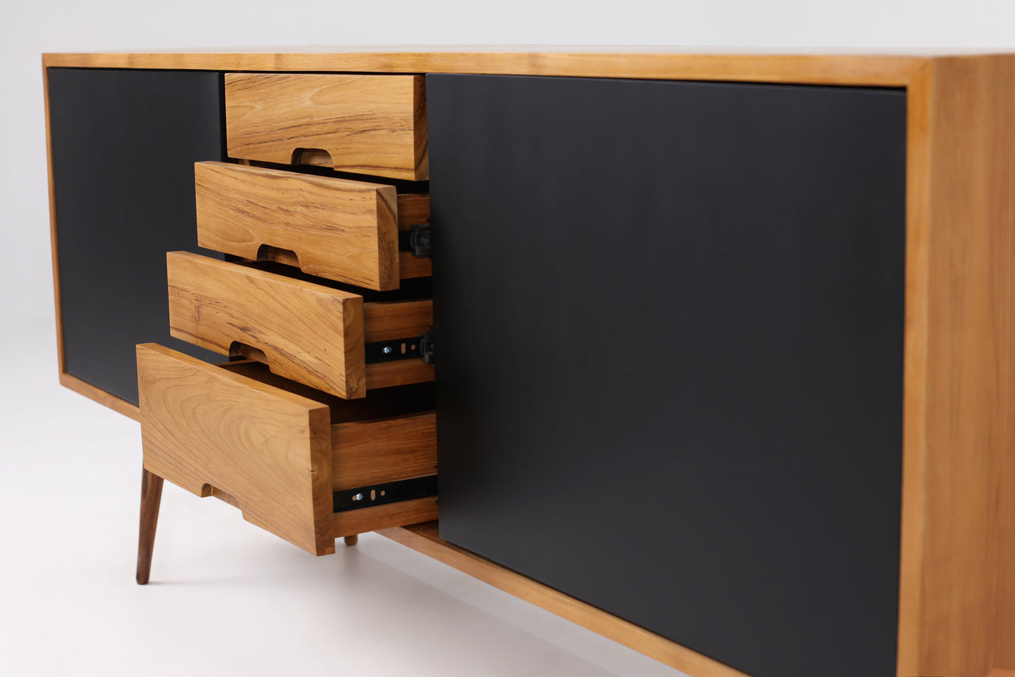 Skænk - Teaktræsfinér - By Sol - C021 - novamøbler