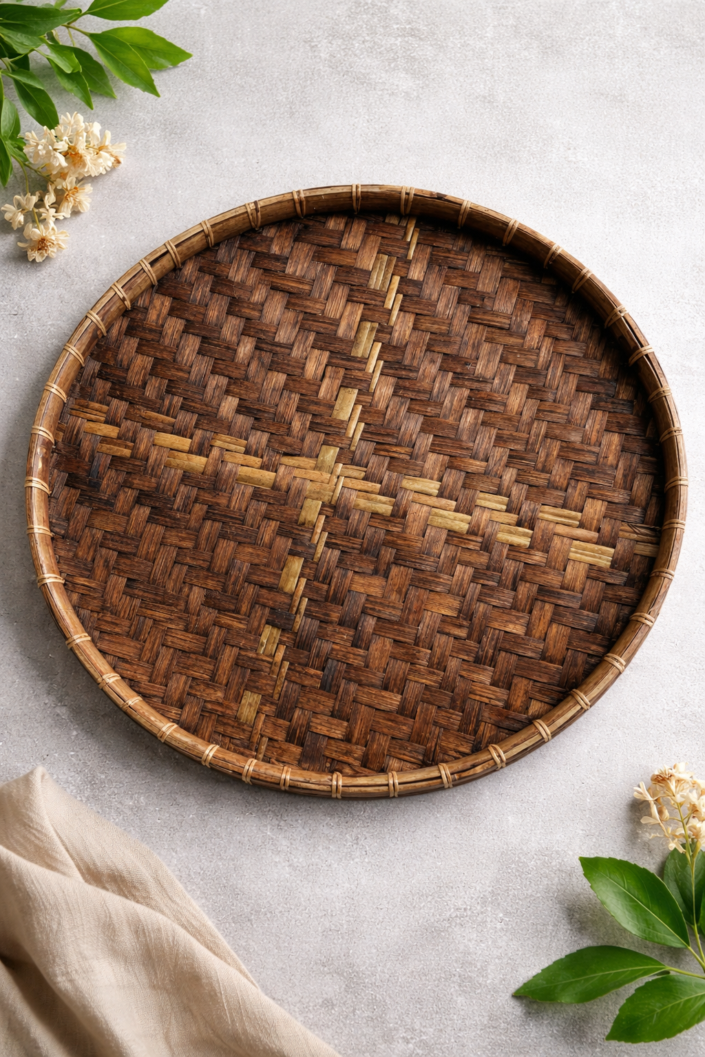 Håndlavet marokkansk bakke - Ø42cm - mørk bambus