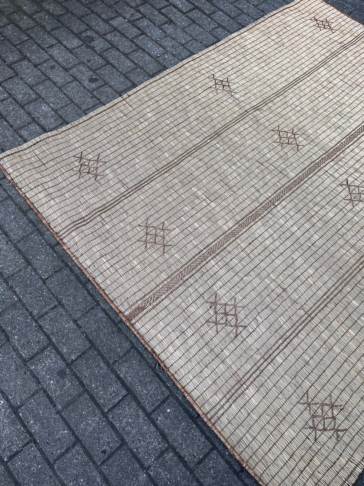 Tuareg Mat / vægdekoration – 175 x 216 cm - novamøbler