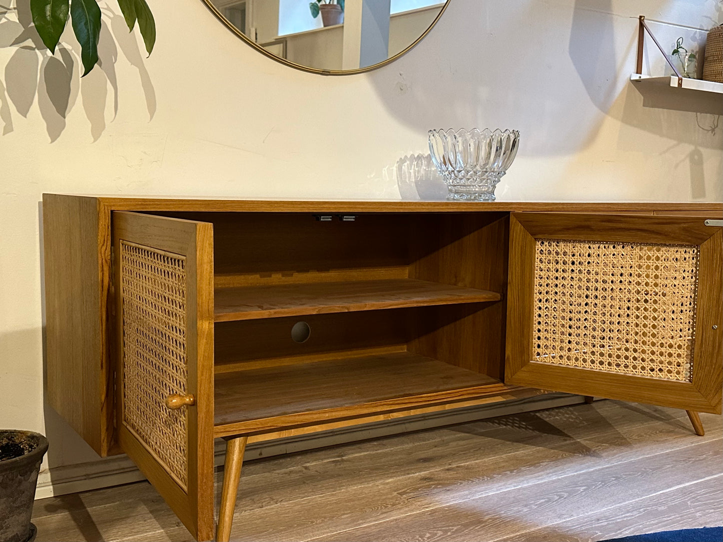 Udstillingsmodel - Skænk - Teaktræ/Rattan - By Sol - P018