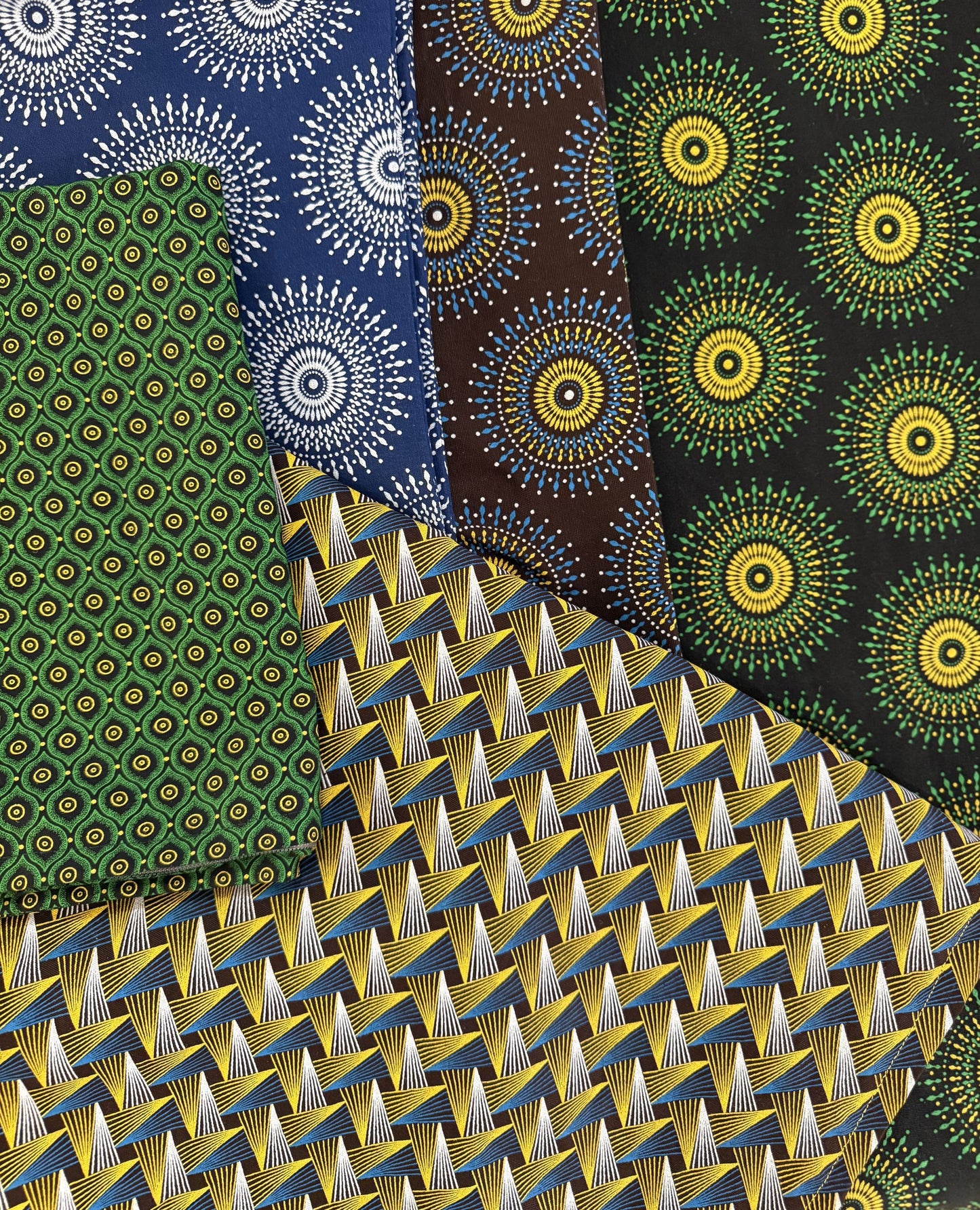 Pude - Sort med mønster - 50x50 cm - novamøbler