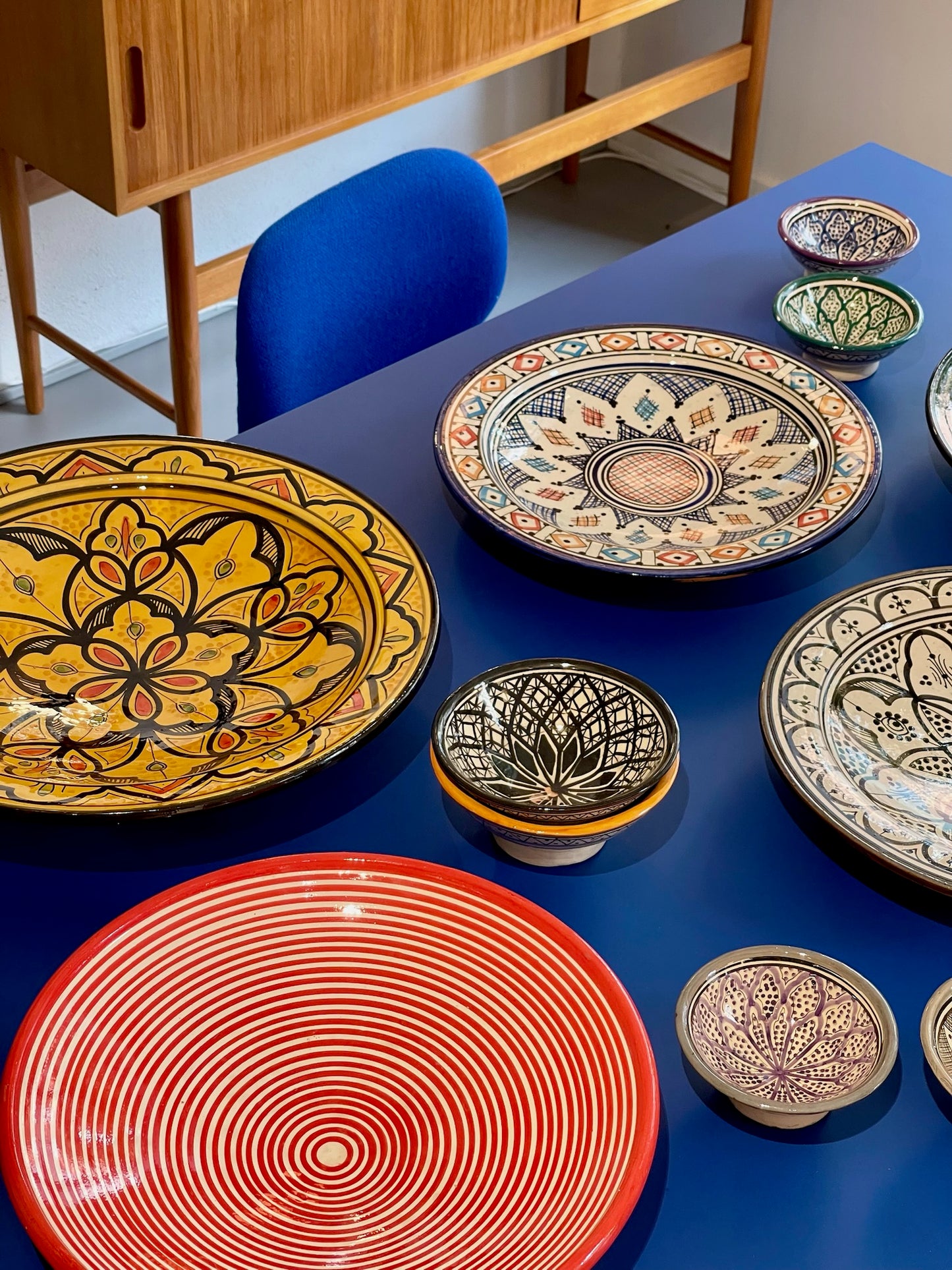 Marokkansk keramik - Stort fad Ø35 cm - Lys brun - novamøbler