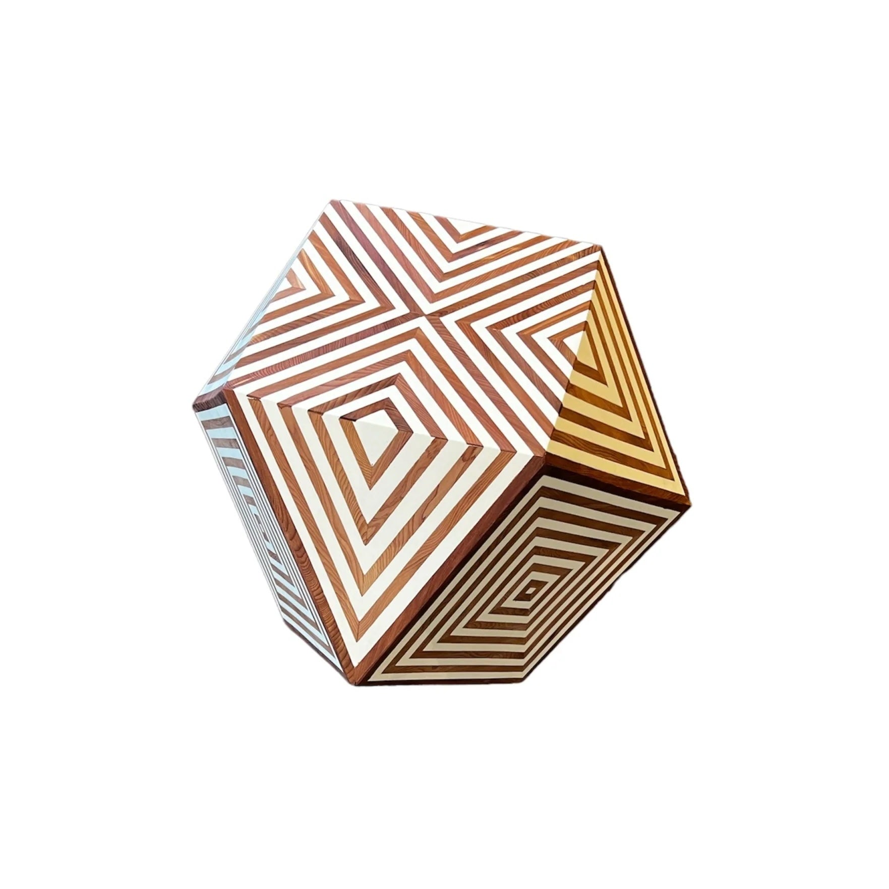 Ivory sekskantet træbord – unikt sidebord med inlay-design - novamøbler