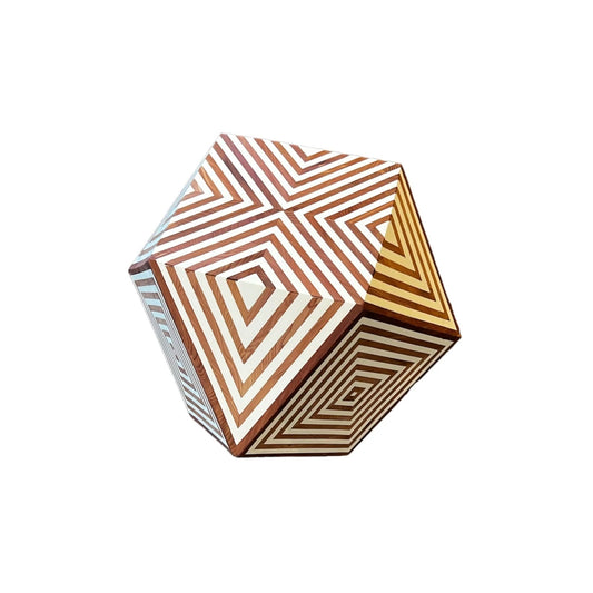 Ivory sekskantet træbord – unikt sidebord med inlay-design - novamøbler
