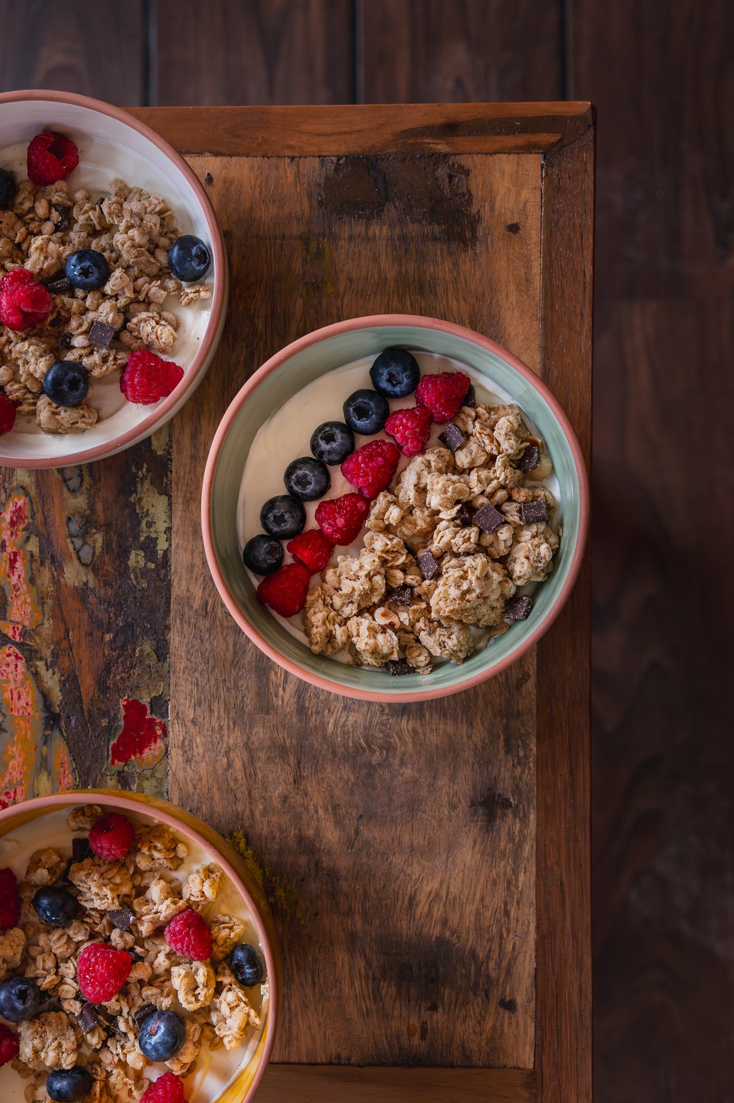 Keramikskål med lerdetaljer – flere farver – large