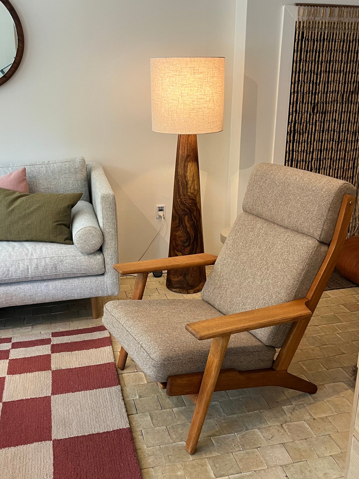 Vintage GE290A lænestol af Hans J. Wegner - oliebehandlet egetræ med uldbetræk - novamøbler