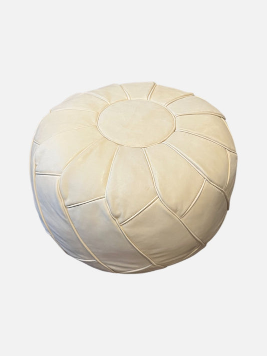 Stor rosetformet puf - Hvid kernelæder - Ø55 cm - novamøbler