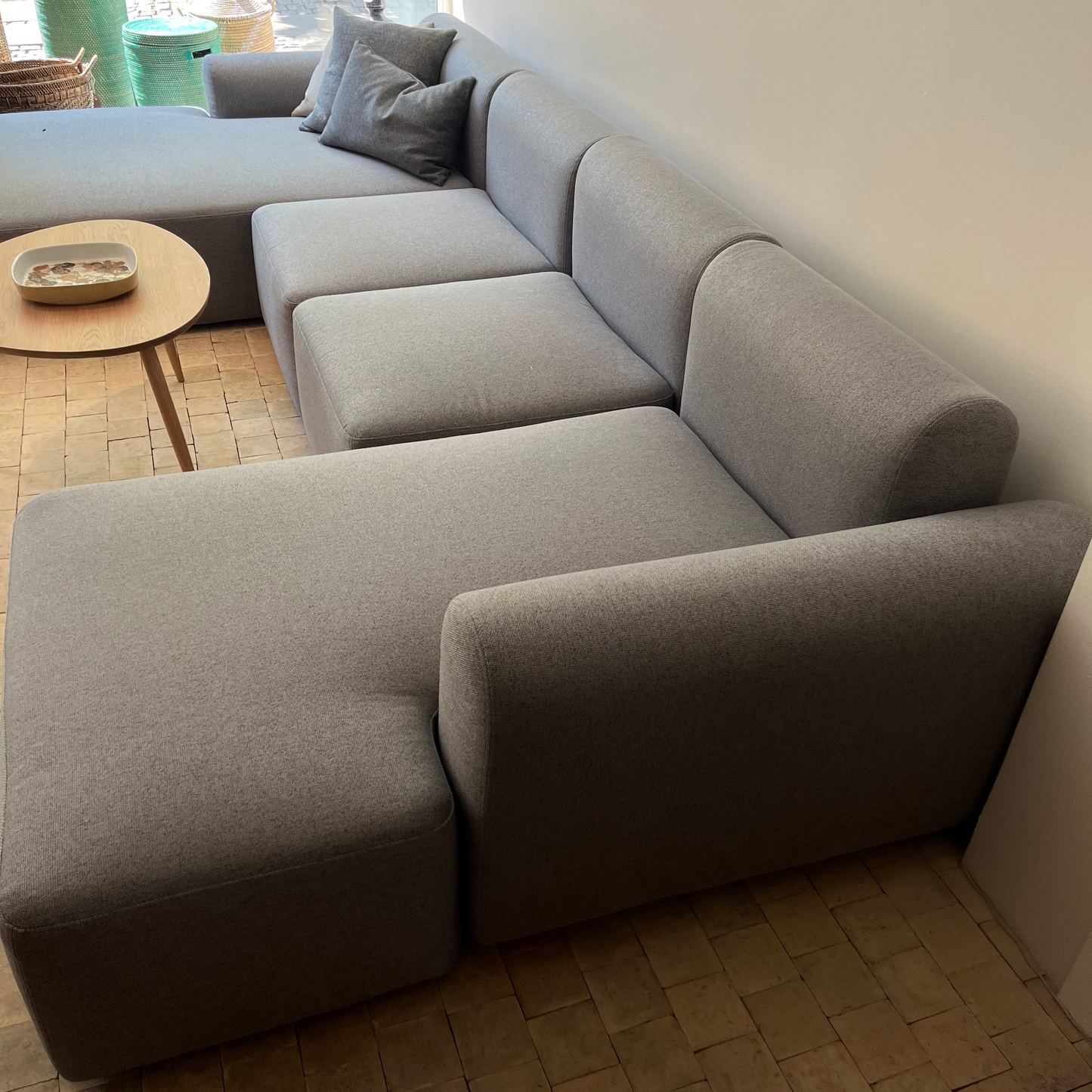 Udstillingsmodel - Tenksom chaiselong sofa - Rund - kombination U2L - soft grey