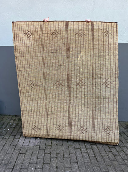 Tuareg Mat / vægdekoration – 175 x 216 cm - novamøbler