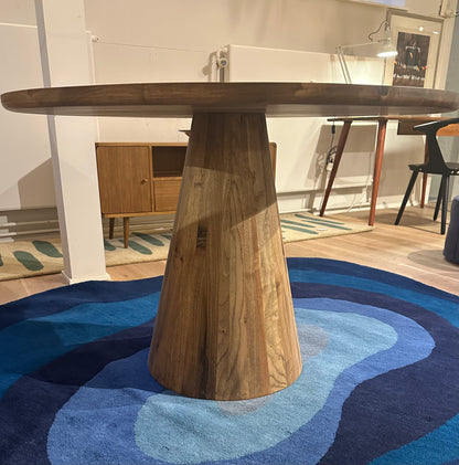 Udstillingsmodel - Rundt spisebord - Valnøddetræ