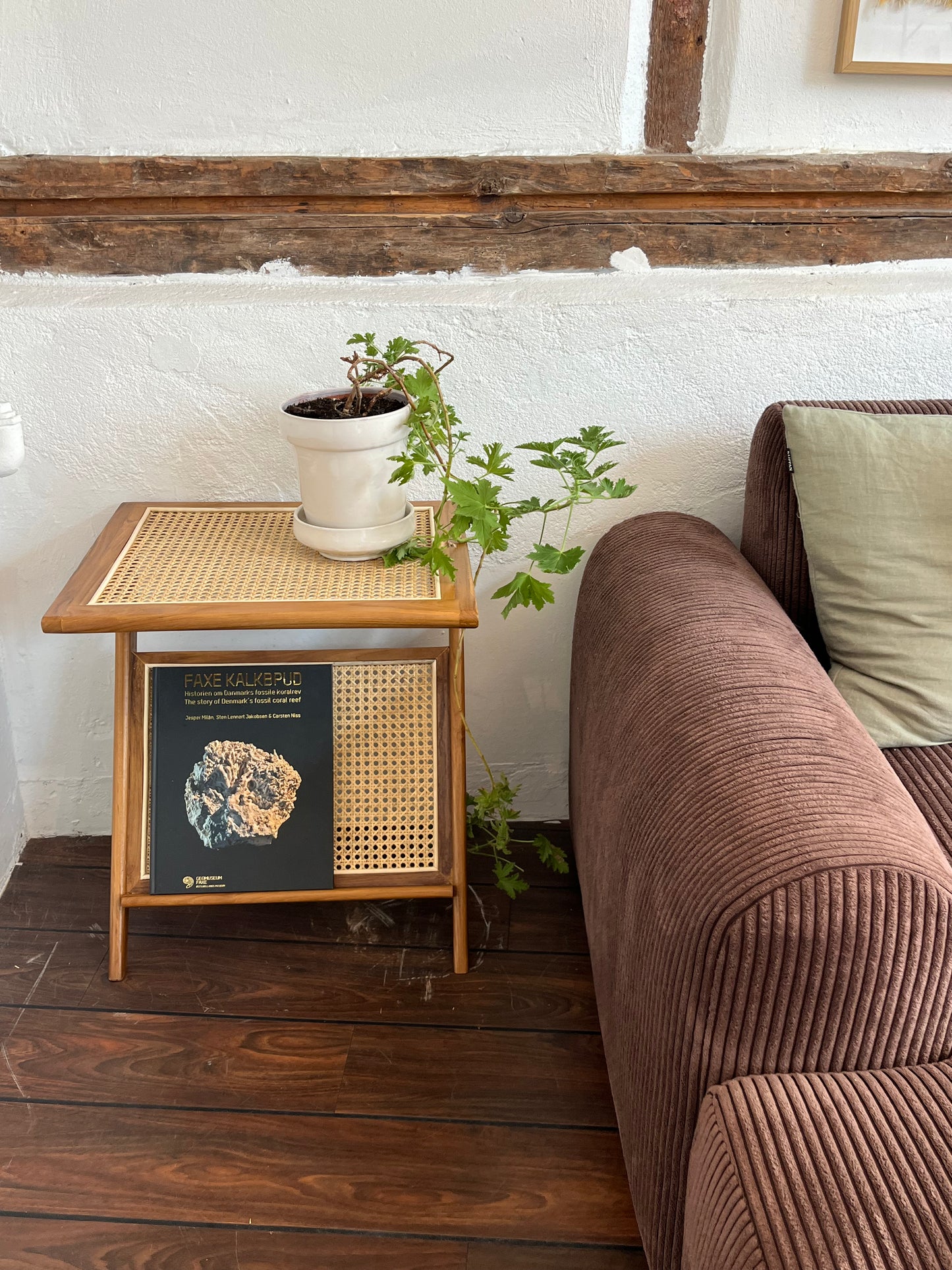 Tray Table/Side Table - Walnut - 45x45 cm