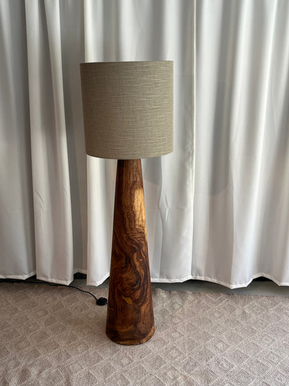 Gulvlampe - Natural el. Sand - Okina - By Sol - novamøbler