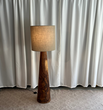 Gulvlampe - Natural el. Sand - Okina - By Sol - novamøbler