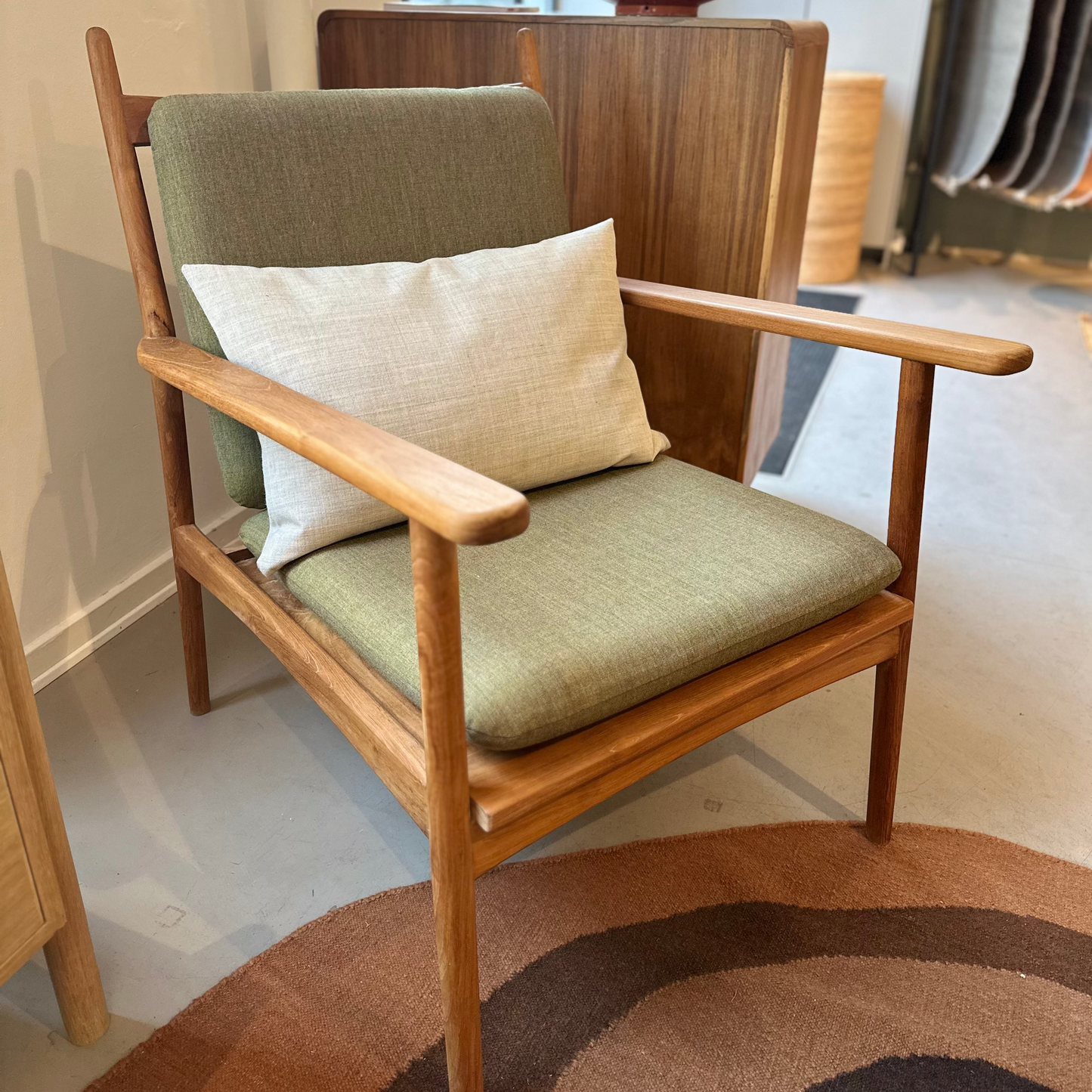 Udstillingsmodel - Lænestol - Teaktræ - P006 - By Sol - novamøbler