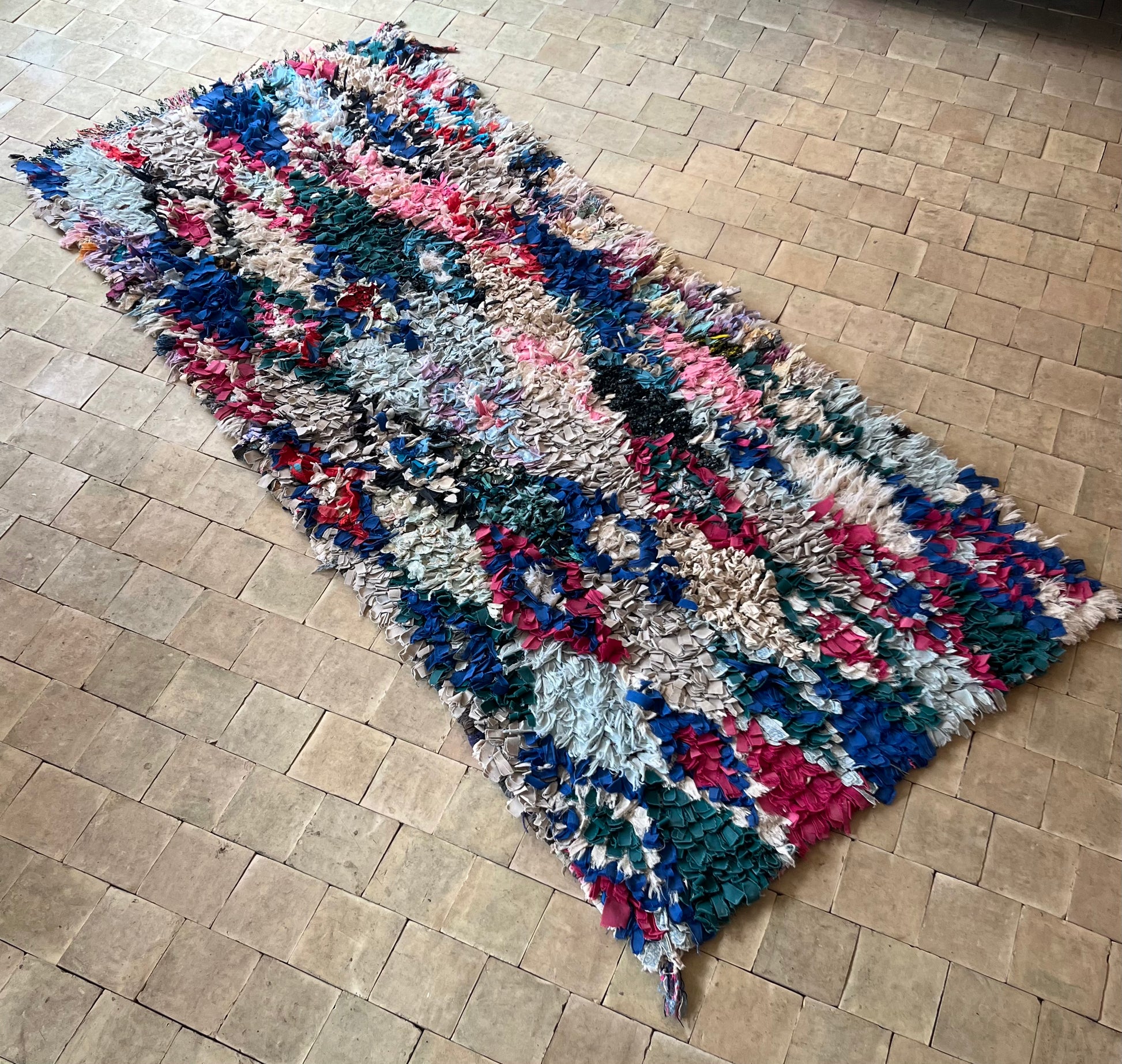 Marokkansk tæppe - Boucheroite - 180 x 83 cm - novamøbler