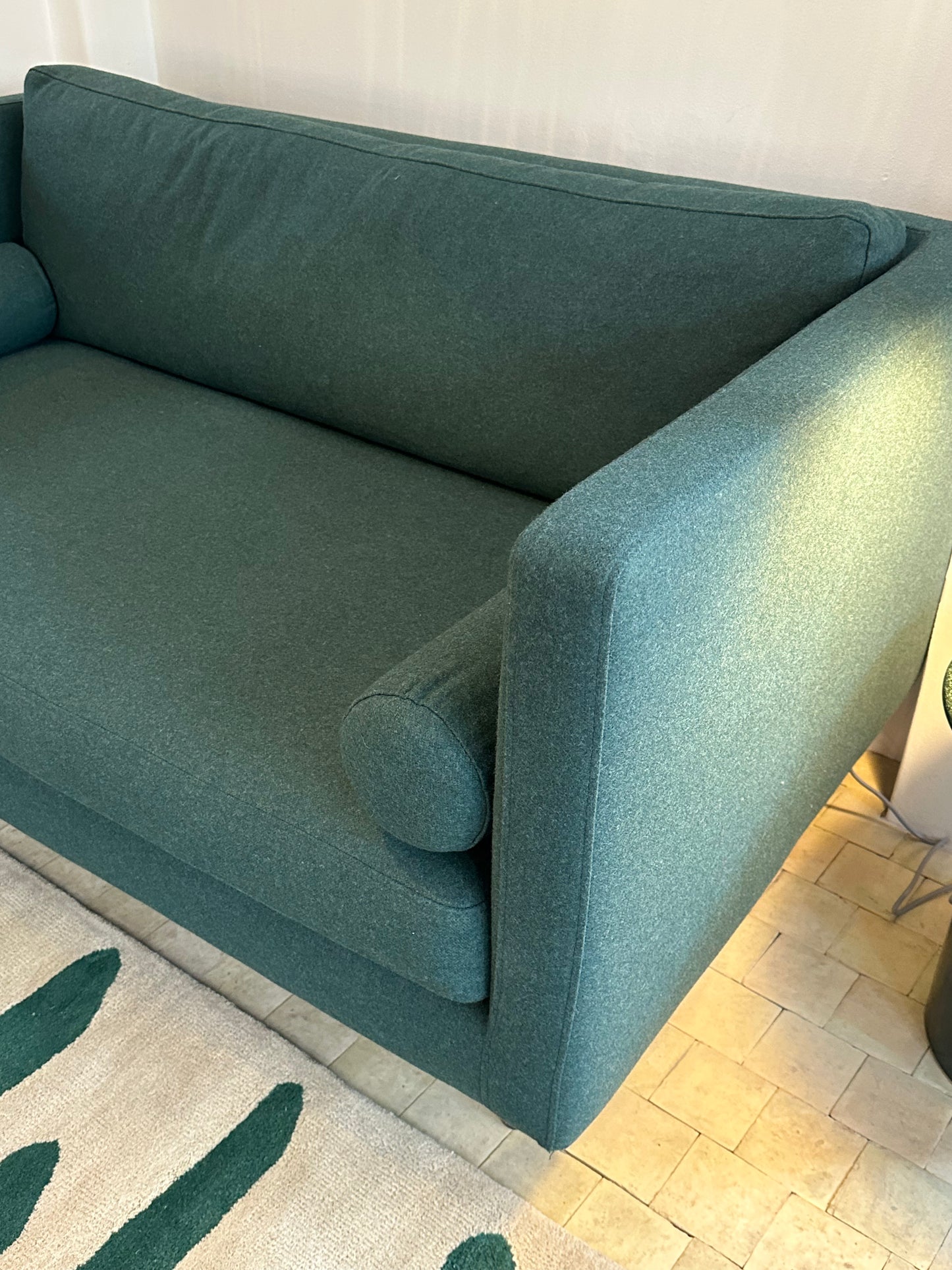 Udstillingsmodel - Sofa 01 - mørkegrøn - 2-personers - novamøbler