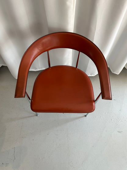 Vintage spisebordsstol P40 i cognacfarvet kernelæder designet af Vegni & Gual Tierotti for Fasem - novamøbler