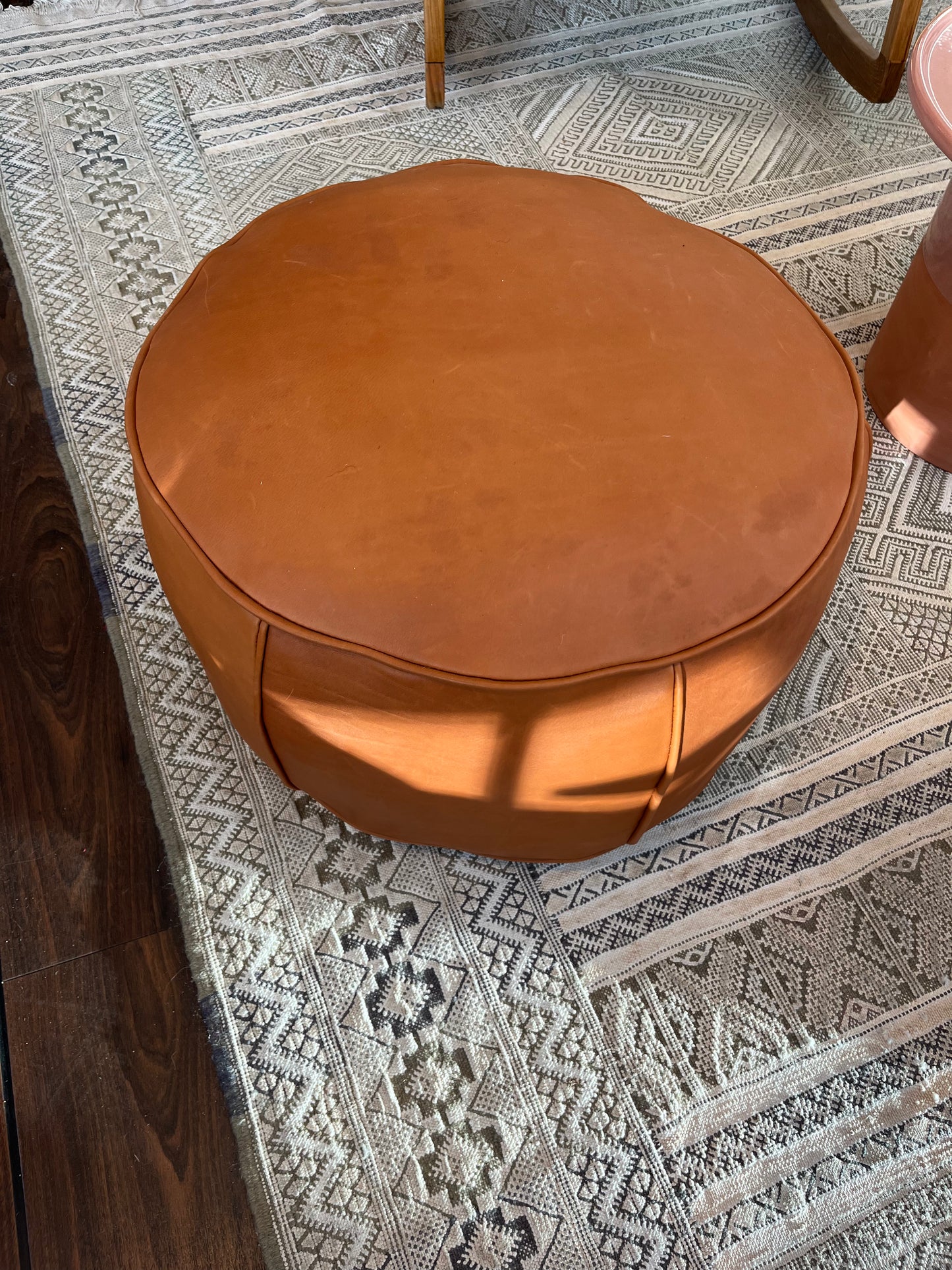 Udstillingsmodel - Læderpuf - Cognacfarvet kernelæder - novamøbler