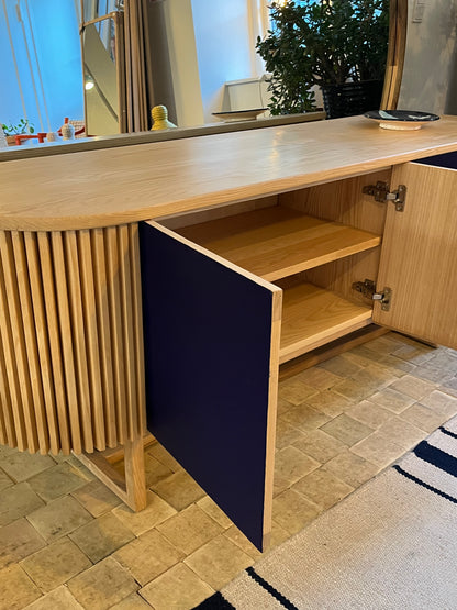 Udstillingsmodel - Skænk i egetræ med blå låger