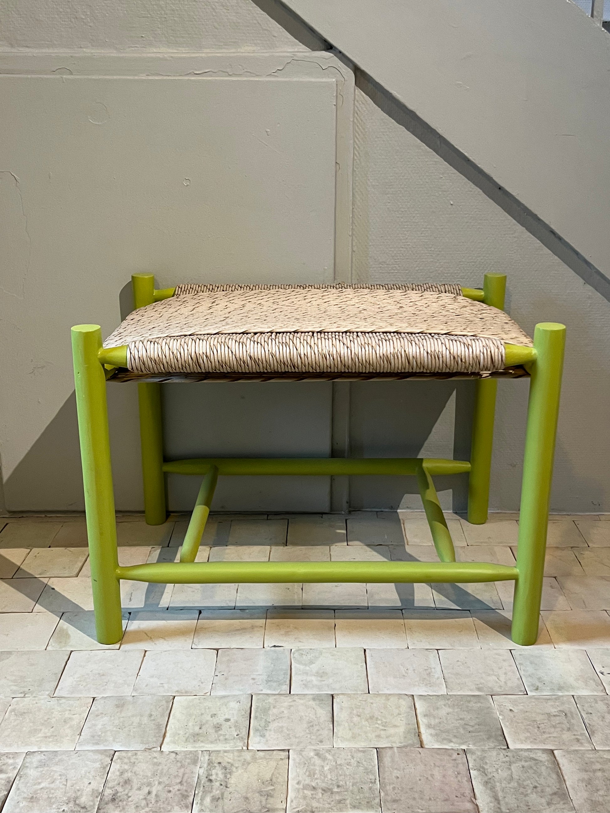 Udstillingsmodel - Skammel med papirsflet - Flere farver - S001 - By Sol - novamøbler