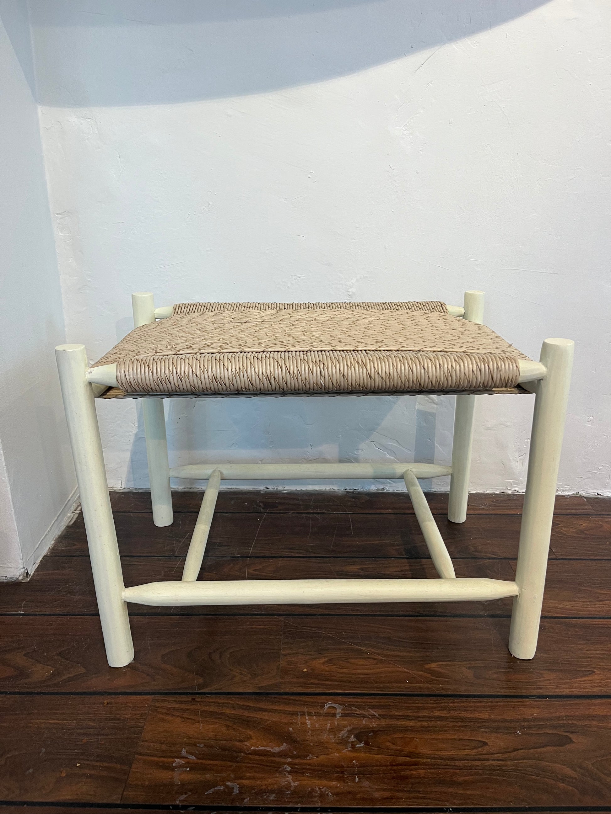 Udstillingsmodel - Skammel med papirsflet - Flere farver - S001 - By Sol - novamøbler