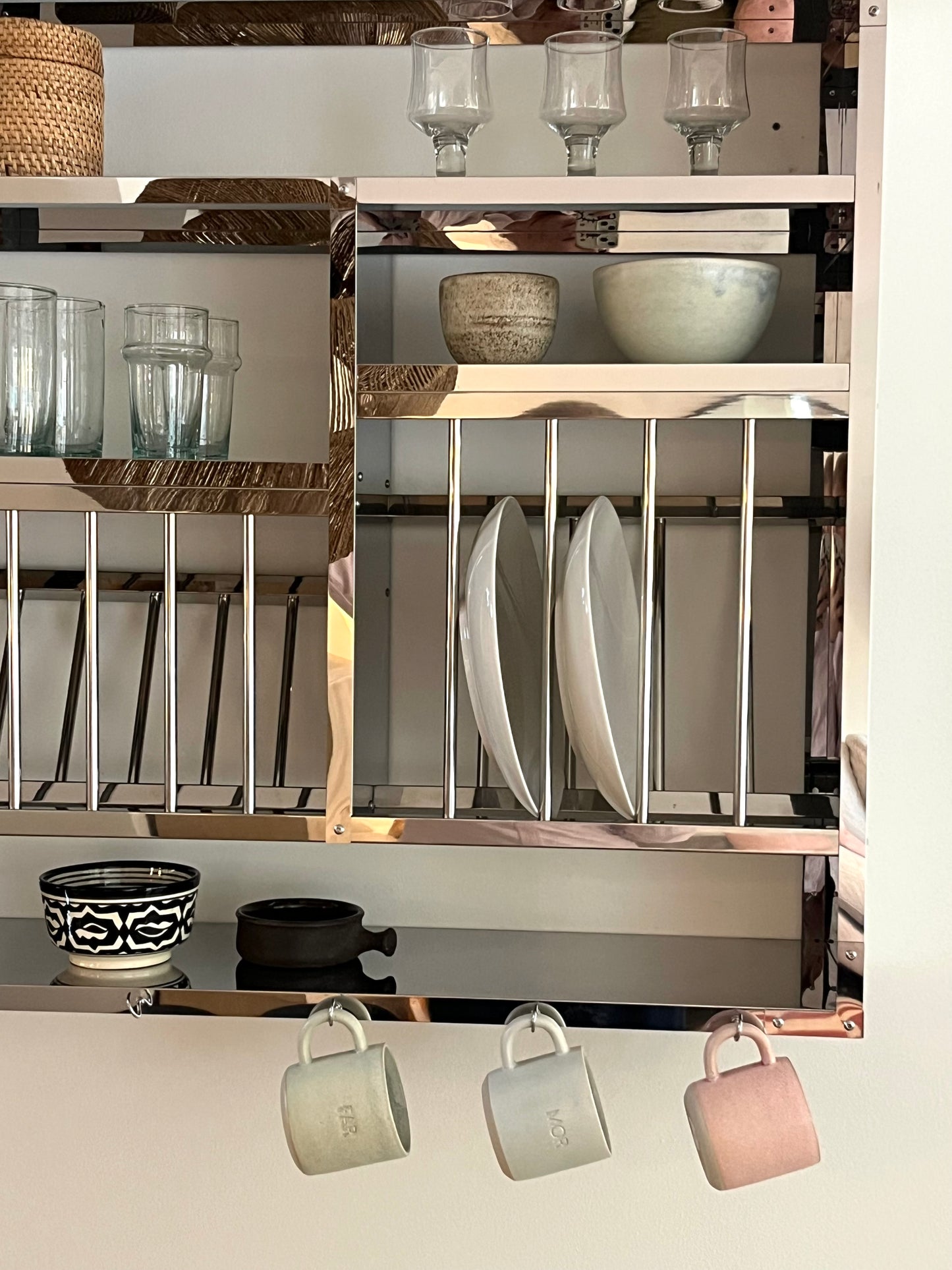 Tallerkenrække i rustfritstål - Flere størrelser - novamøbler