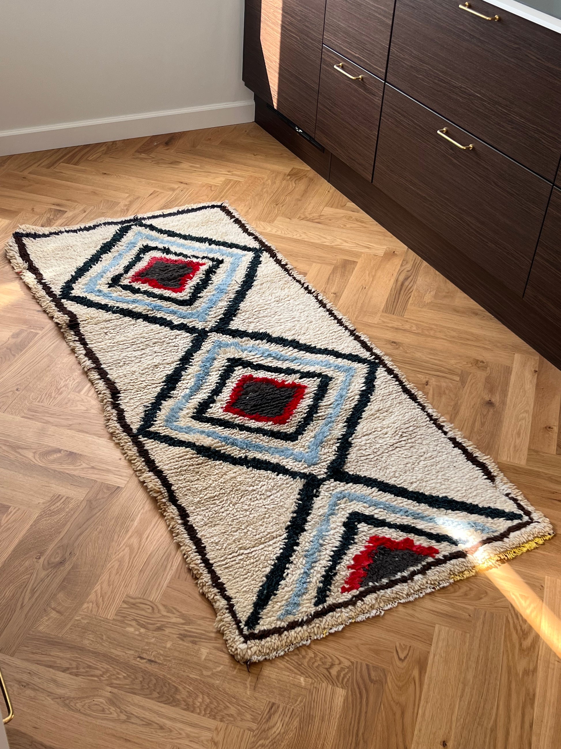 Marokkansk tæppe - Boucheroite - 183x82 cm - novamøbler