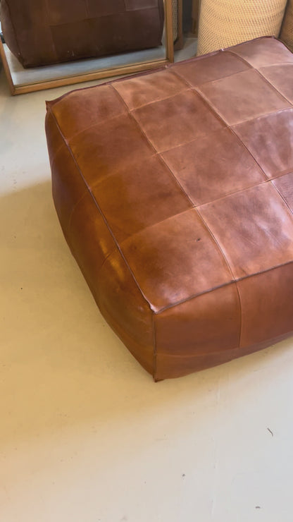 Udstillingsmodel - Stor puf - Cognacfarvet kernelæder - 85 x 85 cm - novamøbler