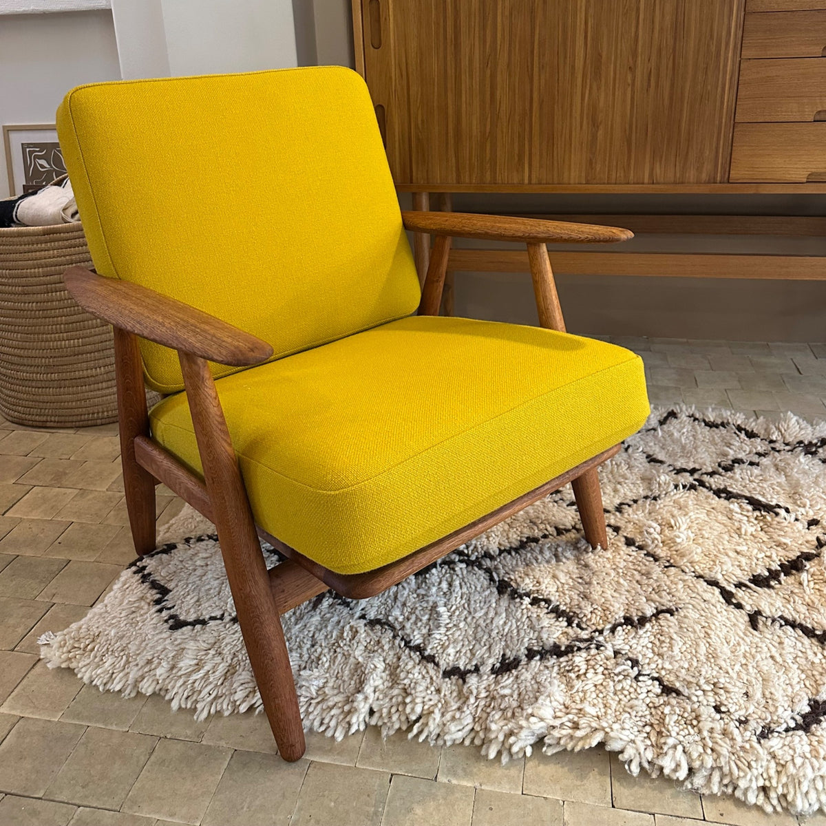 Vintage GE240 lænestol af Hans J. Wegner - massivt egetræ - novamøbler